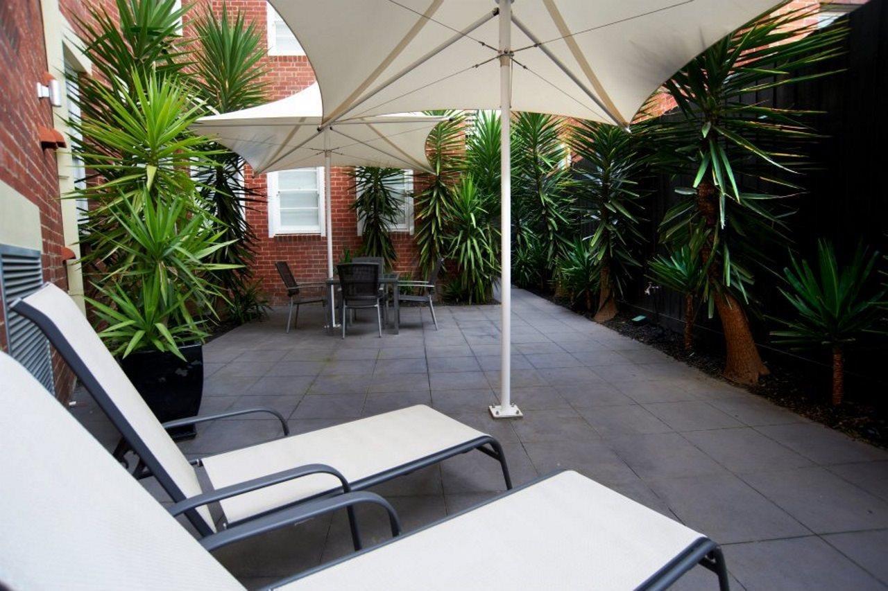 Aparthotel Quest East Melbourne City Exterior foto